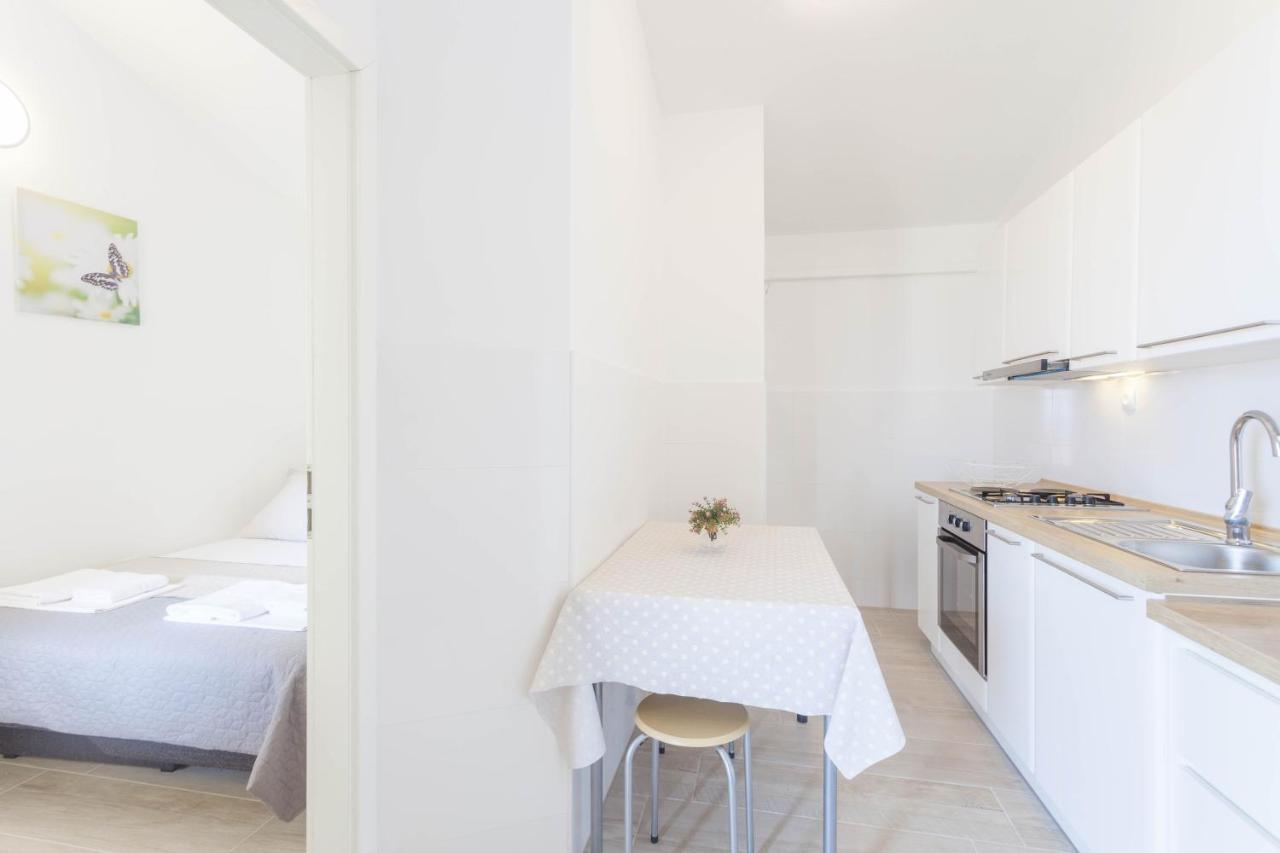 Apartments Maras Makarska Habitación foto